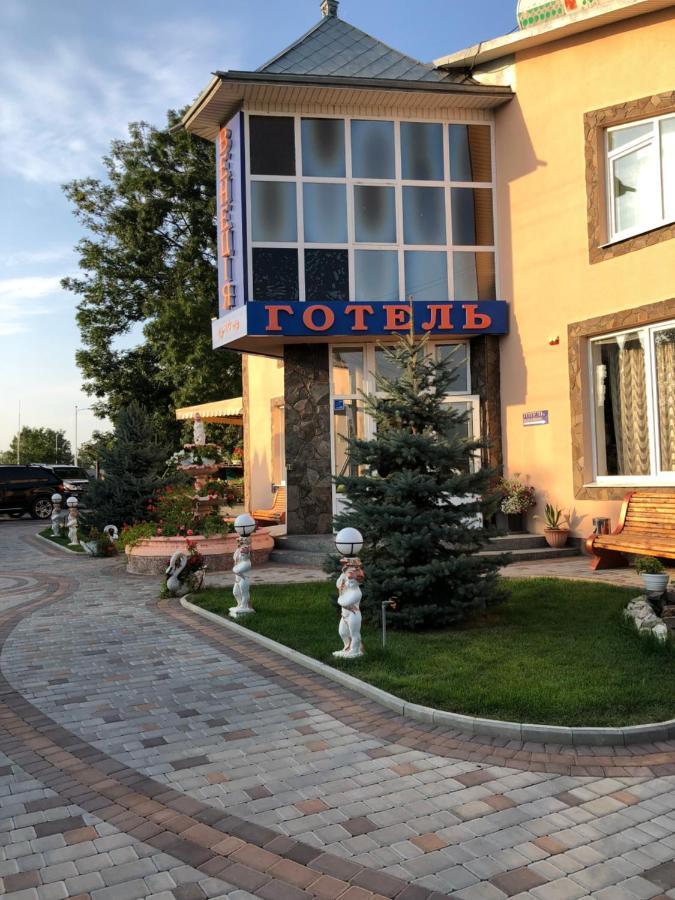 Hotel Venezia Černivci Esterno foto