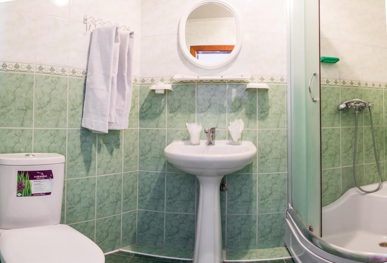 Hotel Venezia Černivci Esterno foto